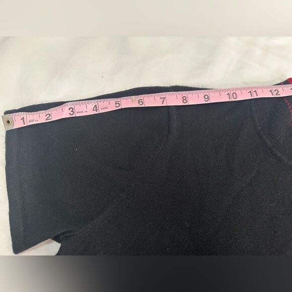 Tahari Black Knit Short Sleeve Mock Turtleneck Sweater with Red Trim - Size 6 - Picture 7 of 13